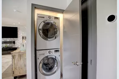 1410 Hyde Park Boulevard #212, Houston, TX 77006 - Photo 15