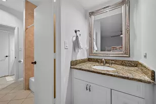 6000 Sugar Hill Dr, Houston, TX 77057 - Photo 29