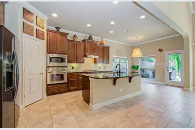 107 N Victoriana Circle, Spring, TX 77389 - Photo 17