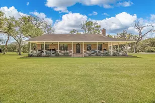 159 County Rd 611A, Angleton, TX 77515 - Photo 1