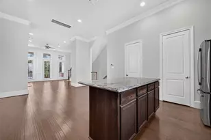 6610 Toledo St, Houston, TX 77008 - Photo 9