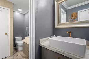 9850 Pagewood Ln, Houston, TX 77042 - Photo 19