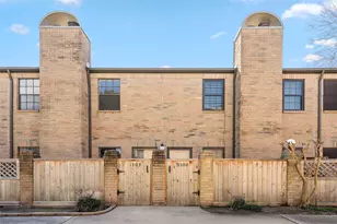 9850 Pagewood Ln, Houston, TX 77042 - Photo 3