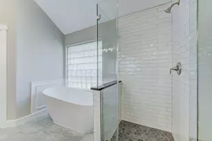 2425 Spellbrook Ct, League City, TX 77573 - Photo 33