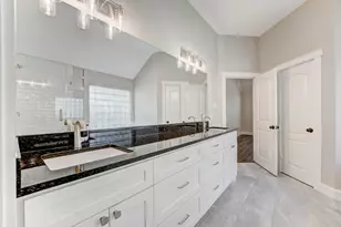2425 Spellbrook Ct, League City, TX 77573 - Photo 33