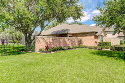 2425 Spellbrook Court, League City, TX 77573 - Photo 45