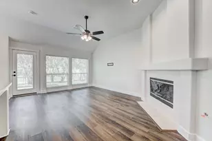 2425 Spellbrook Ct, League City, TX 77573 - Photo 9