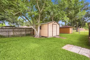 12211 3rd St, Santa Fe, TX 77510 - Photo 39