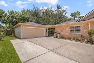 1506 Oak Hollow Drive, Friendswood, TX 77546 - Photo 23