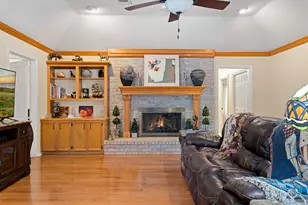 1506 Oak Hollow Dr, Friendswood, TX 77546 - Photo 5