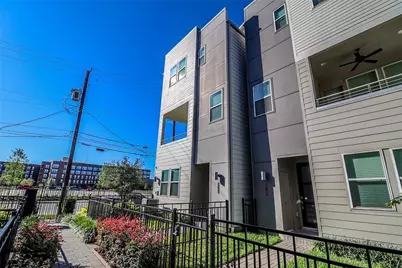 2745 Clinton Drive, Houston, TX 77020 - Photo 1