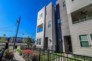 2745 Clinton Dr, Houston, TX 77020 - Photo 1