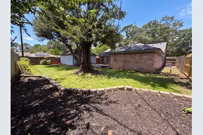 10327 Sweetwood Drive, Houston, TX 77070 - Photo 19