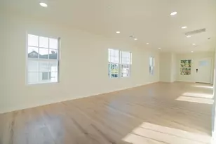 1310 E 34th St, Houston, TX 77022 - Photo 5