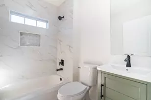 1310 E 34th St, Houston, TX 77022 - Photo 13