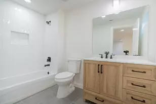 1310 E 34th St, Houston, TX 77022 - Photo 9