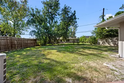 6138 Kenilwood Drive, Houston, TX 77033 - Photo 17