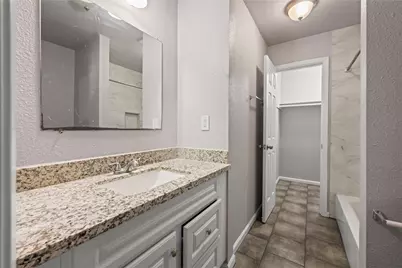 6138 Kenilwood Drive, Houston, TX 77033 - Photo 9