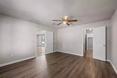 6138 Kenilwood Drive, Houston, TX 77033 - Photo 5