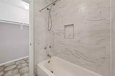 6138 Kenilwood Drive, Houston, TX 77033 - Photo 11
