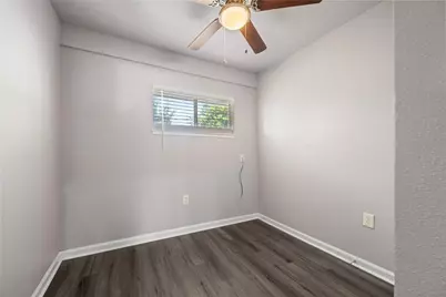 6138 Kenilwood Drive, Houston, TX 77033 - Photo 13