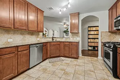 4710 Lake Rim Drive, Alvin, TX 77511 - Photo 7