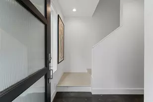 5854 E Post Oak Ln, Houston, TX 77055 - Photo 5