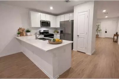 9103 Estes Lakes Dr, Baytown, TX 77521 - Photo 3