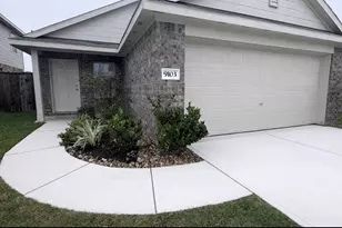 9103 Estes Lks Dr, Baytown, TX 77521 - Photo 11