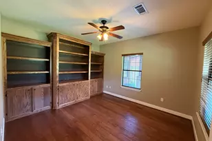 2063 Apache Dr, Montgomery, TX 77316 - Photo 7