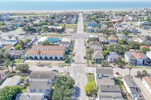 1002 Sealy St, Galveston, TX 77550 - Photo 9