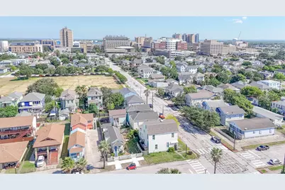 1002 Sealy Street, Galveston, TX 77550 - Photo 13