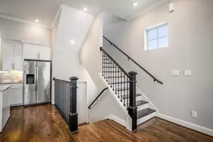 1032 W 26th St, Houston, TX 77008 - Photo 9