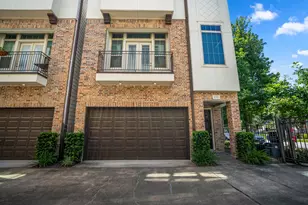 1032 W 26th St, Houston, TX 77008 - Photo 5