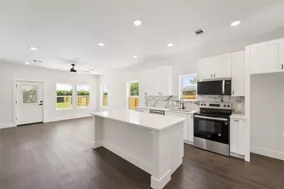 3708 E Avenue S E, Santa Fe, TX 77510 - Photo 3