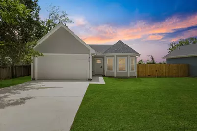 3708 E Avenue S E, Santa Fe, TX 77510 - Photo 1