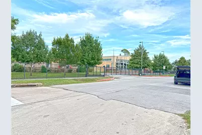 22 Stokes Street, Houston, TX 77022 - Photo 3