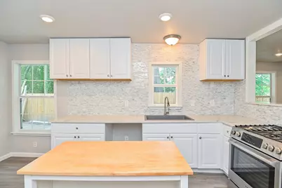 4714 Nichols Street, Houston, TX 77020 - Photo 9