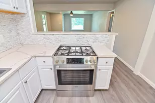 4714 Nichols St, Houston, TX 77020 - Photo 11