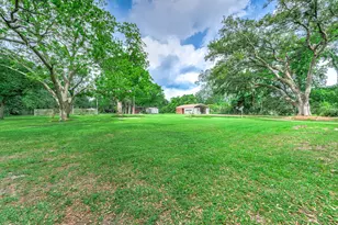 600 S Walker St, Angleton, TX 77515 - Photo 21