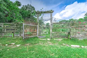 600 S Walker St, Angleton, TX 77515 - Photo 15