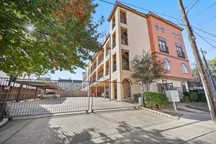 806 Jackson Hill St, Houston, TX 77007 - Photo 1