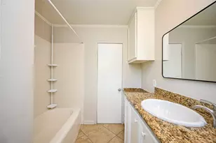 9535 Meadowbriar Ln, Houston, TX 77063 - Photo 17