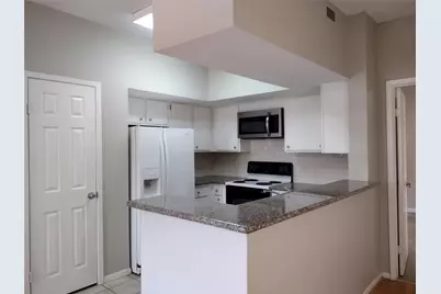 10855 Meadowglen Lane #601, Houston, TX 77042 - Photo 5