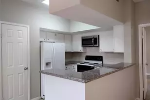 10855 Meadowglen Ln, Houston, TX 77042 - Photo 5