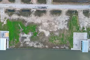 1111 Gator Point, Crystal Beach, TX 77650 - Photo 15