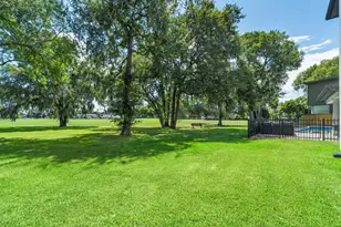 9 Charleston Street S, Sugar Land, TX 77478 - Photo 45