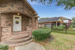 8123 Tareyton Ln, Houston, TX 77075 - Photo 7