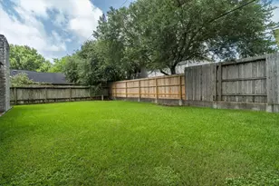 523 White Wing Ct, Dickinson, TX 77539 - Photo 17