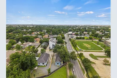 4734 Bell Street #B, Houston, TX 77023 - Photo 9